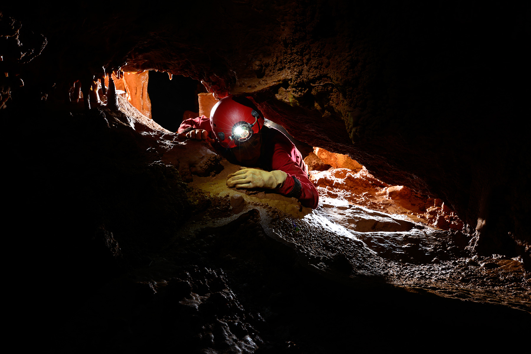 Grotta del Paranco - Passage d'une étroiture
