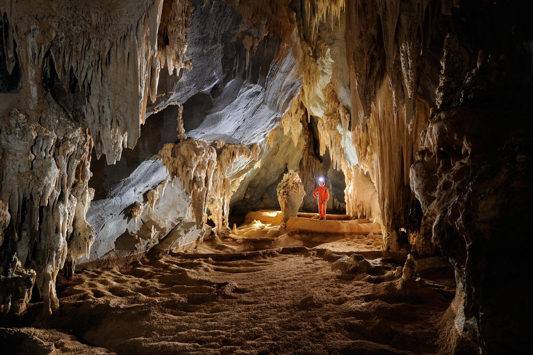 Cueva de Santo Tomas Expédition Cuba 2012 - Team La Salle. Spéléo dans la galerie des gours.