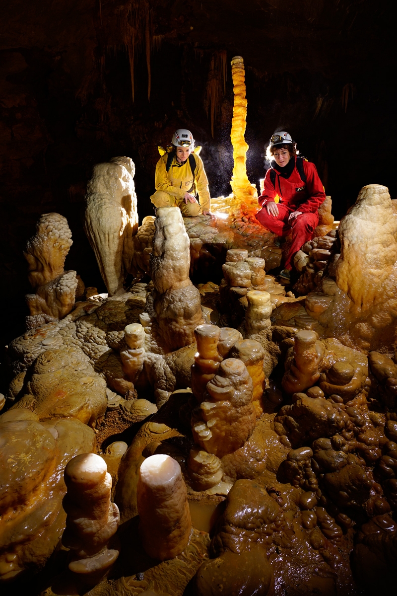 Grotte de Dargilan (Lozère) : stalagmites massives