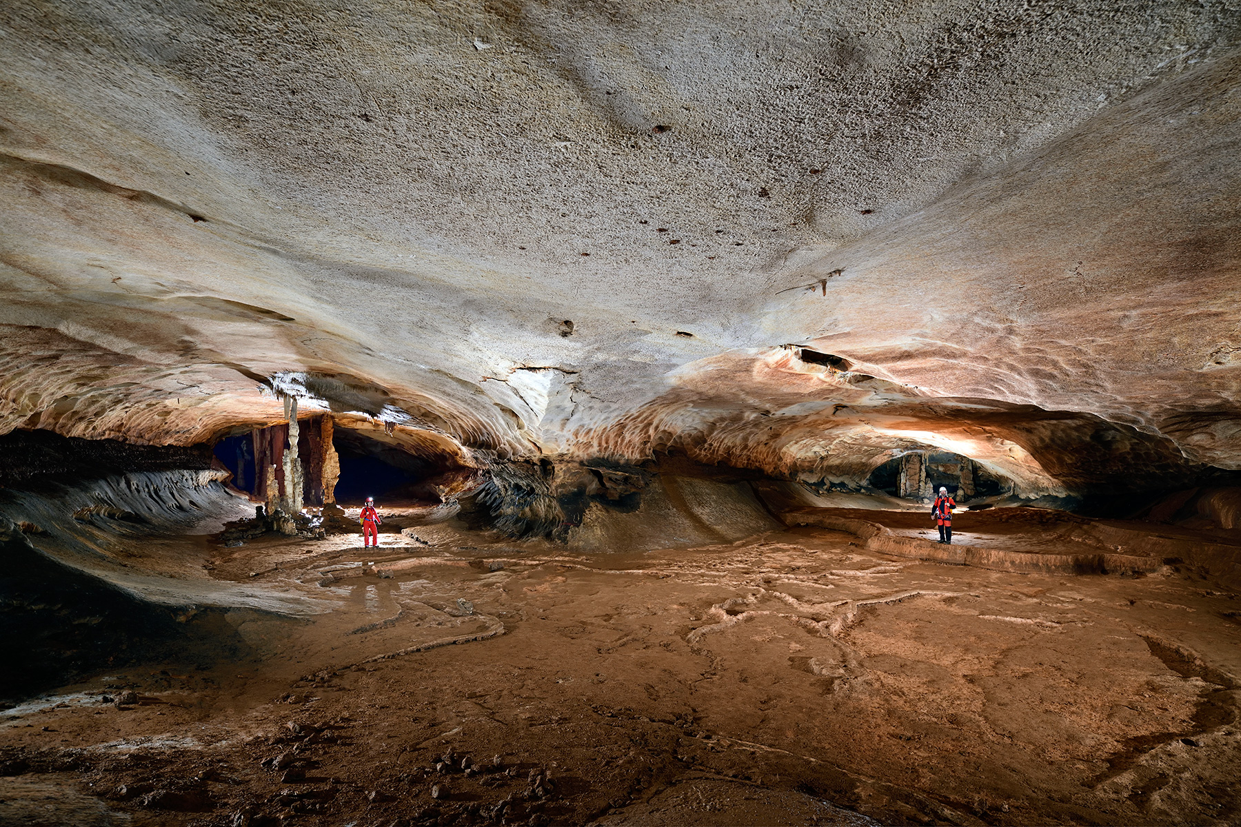 Grotte de Saint-Marcel d'Ardèche (réseau I) - Virage à 90° à la fin de la galerie des Boas 