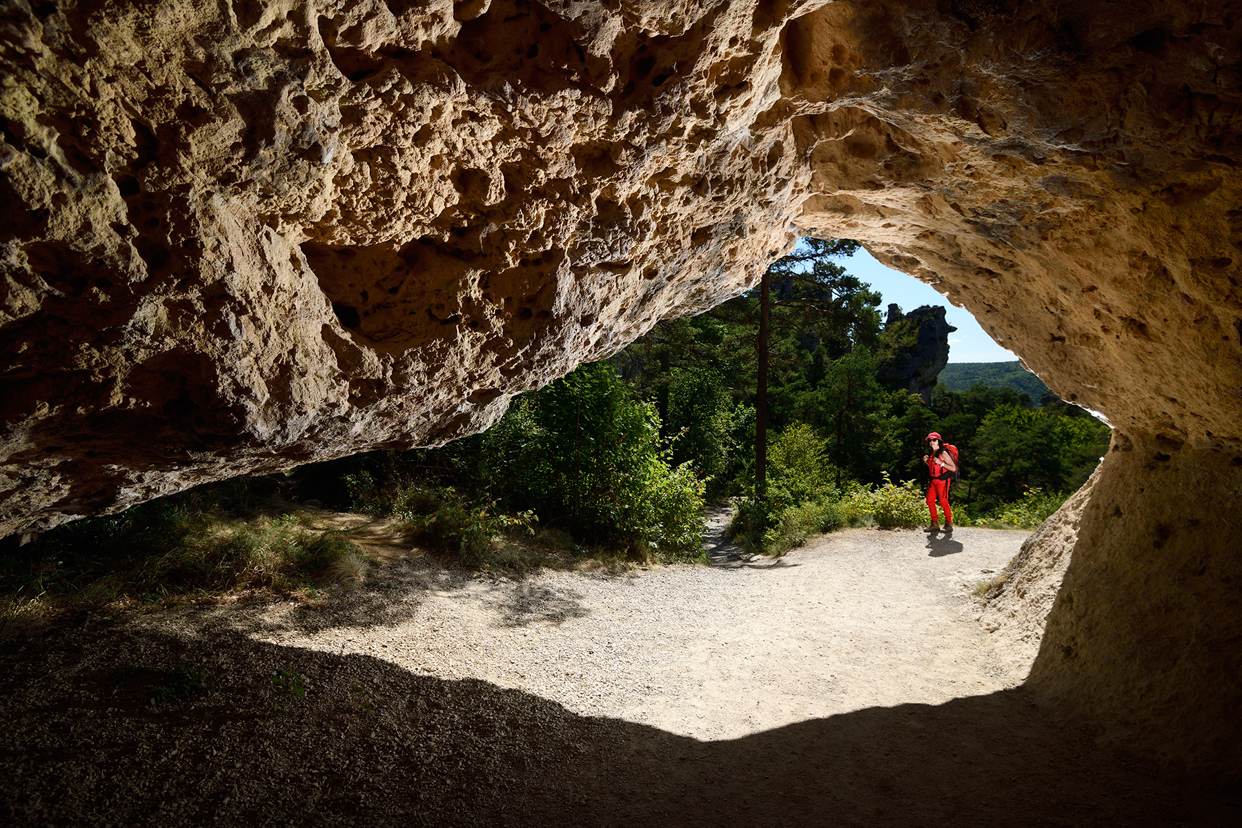 Site ruiniforme de Montpellier-le-Vieux (Causse Noir, Aveyron) - La grotte de la Baume obscure