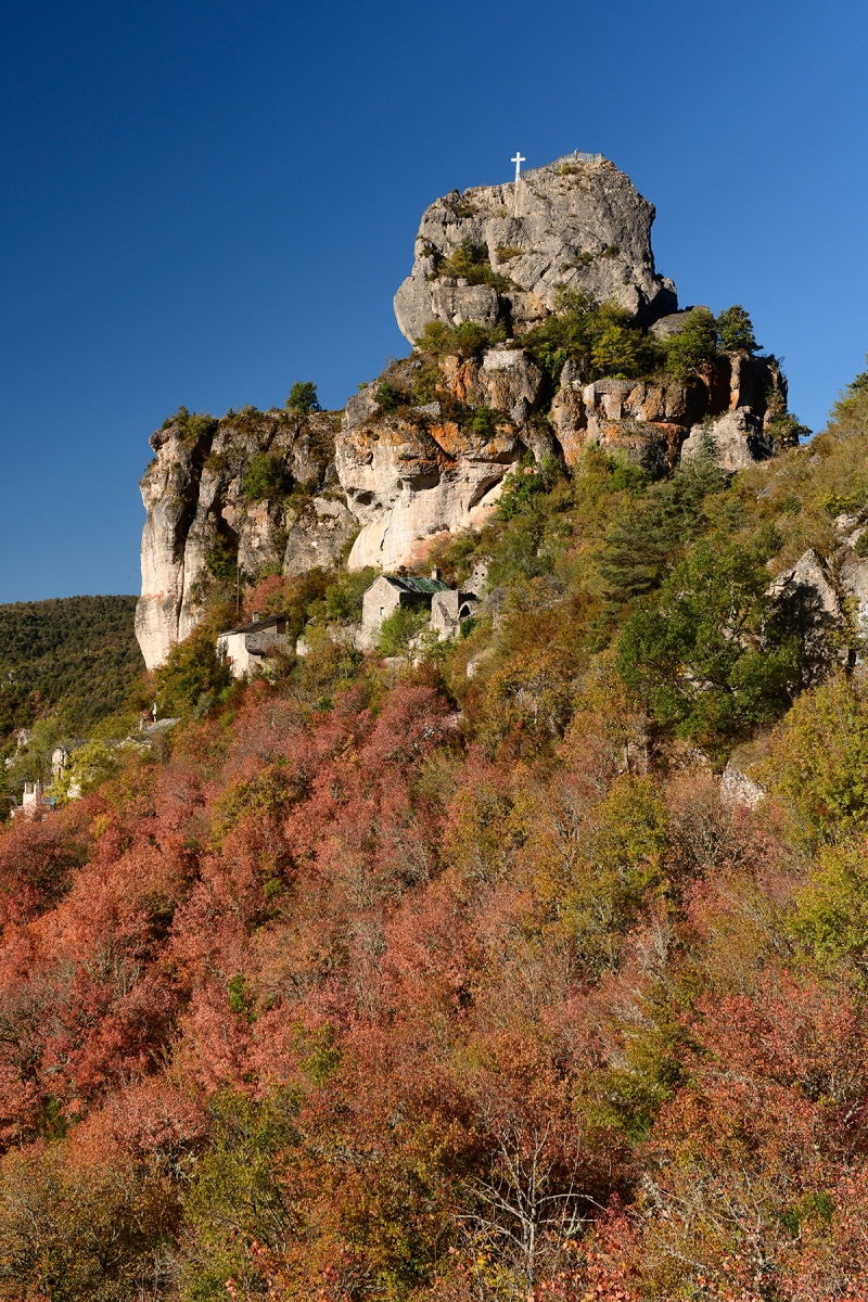 Rocher de Capluc (Le Rozier, Lozère) à l'automne