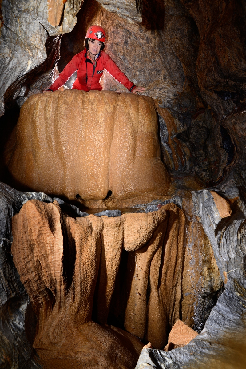 Tuglow Cave (Jenolan Karst Conservation Reserve, Australie) - Rivière avec gours suspendus
