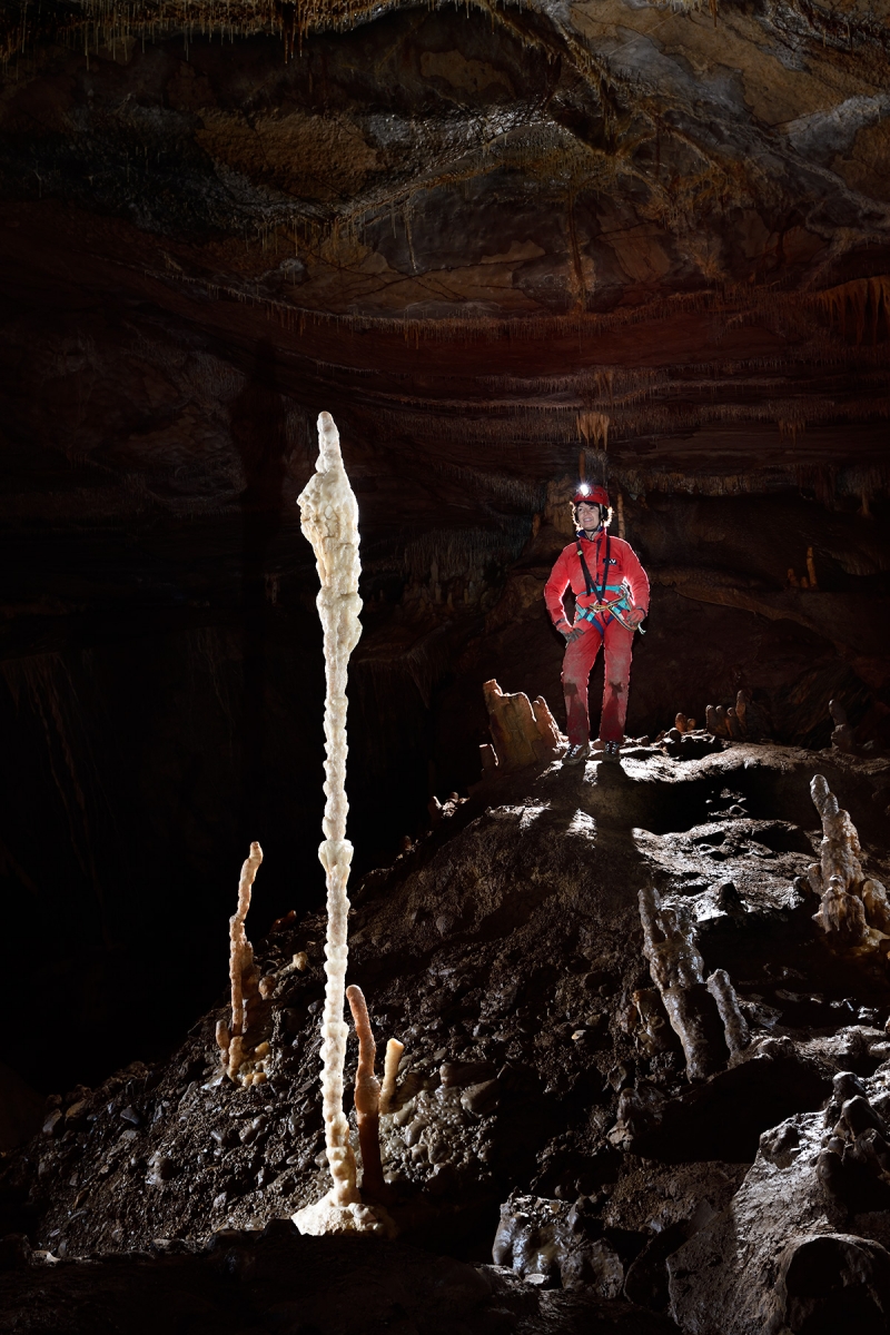 Grotte du Père Noël -  Grande stalagmite du Cobra.