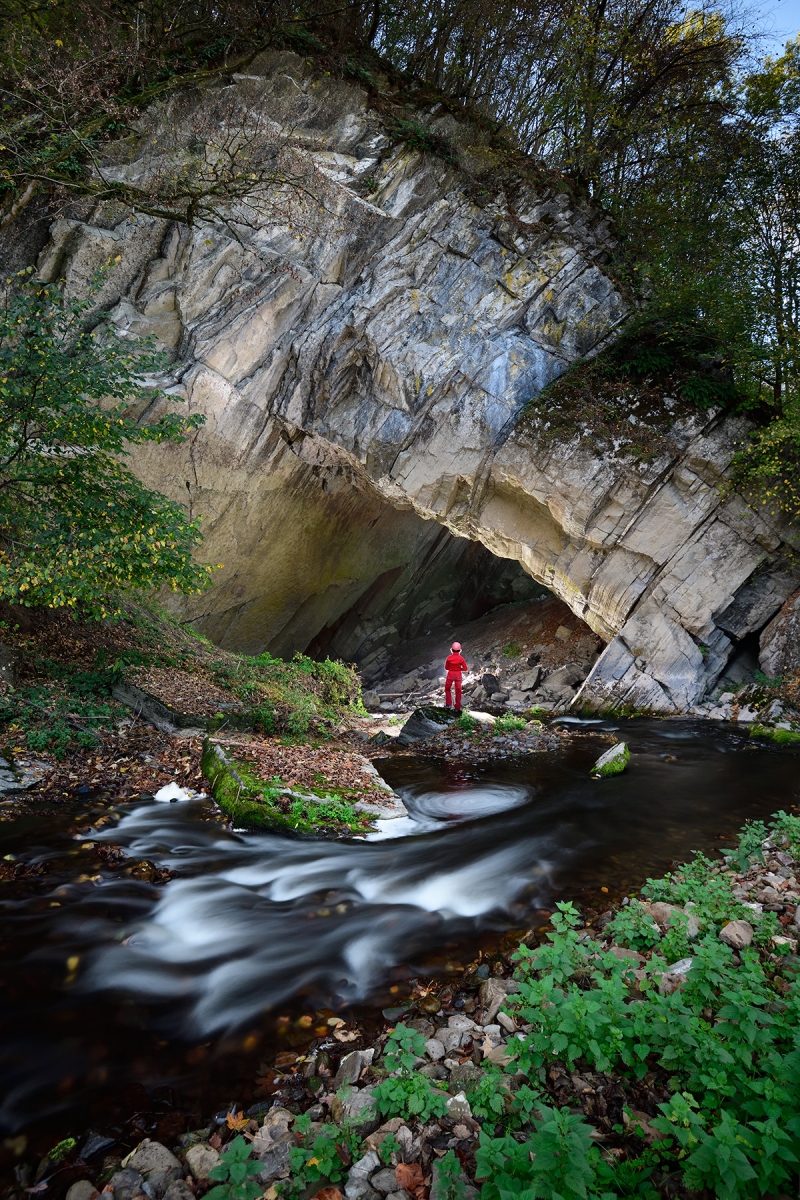 Grotte de Han (extérieur) - Perte de la Lesse dans le Gouffre de Belvaux