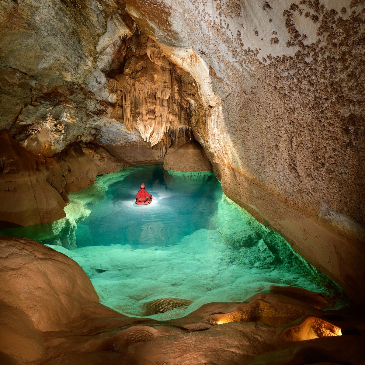 Grotte de Trabuc (Gard) - Spéléo en bateau sur le Lac de Minuit (partie aménagée)