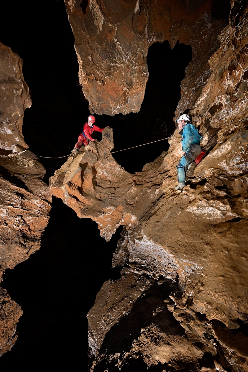 Grotte de Trabuc (Gard) - Franchissement du "Pont du Diable"