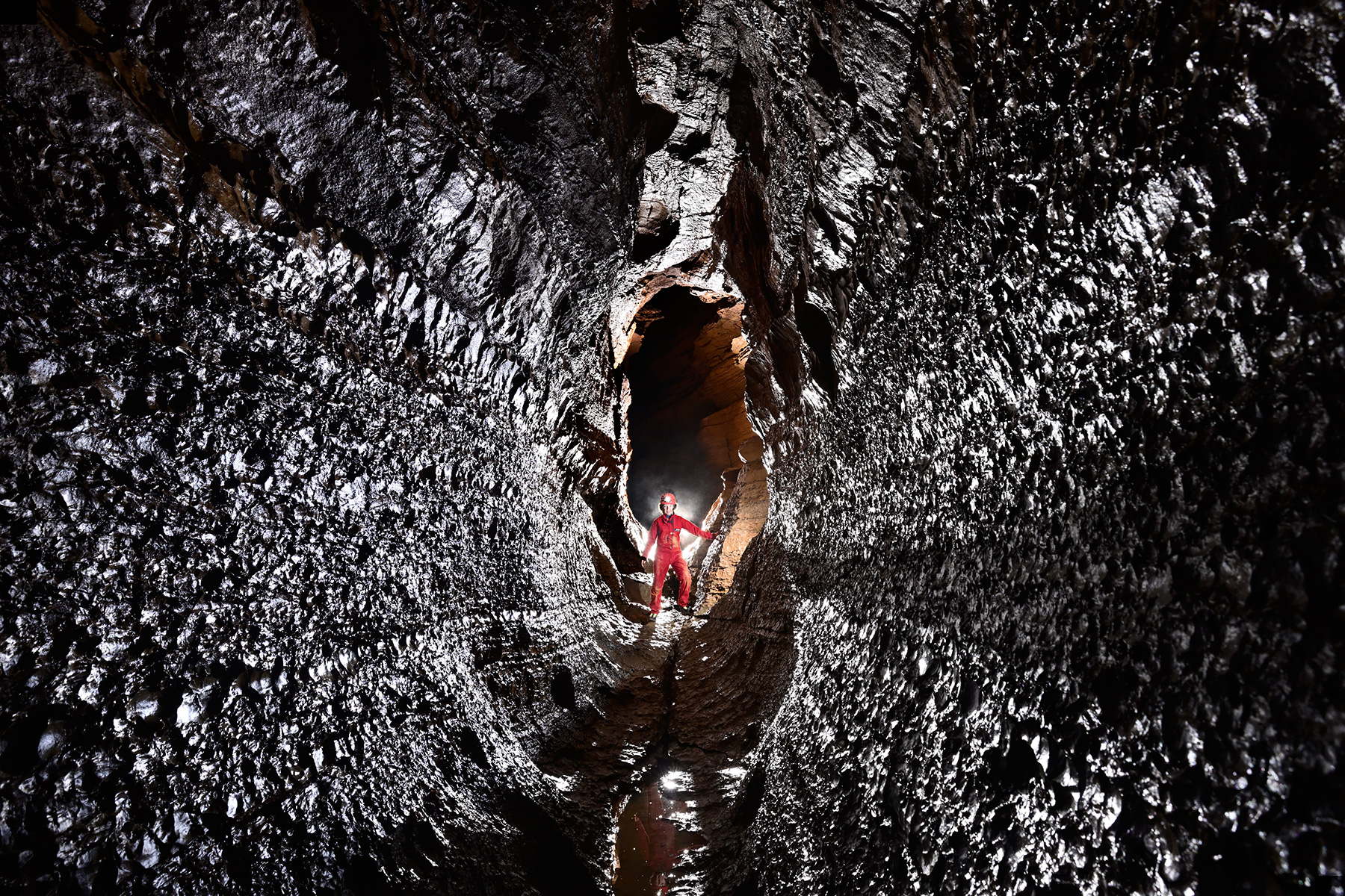 Grotte du Banquier (Hérault) - Galerie verticale après le siphon S1