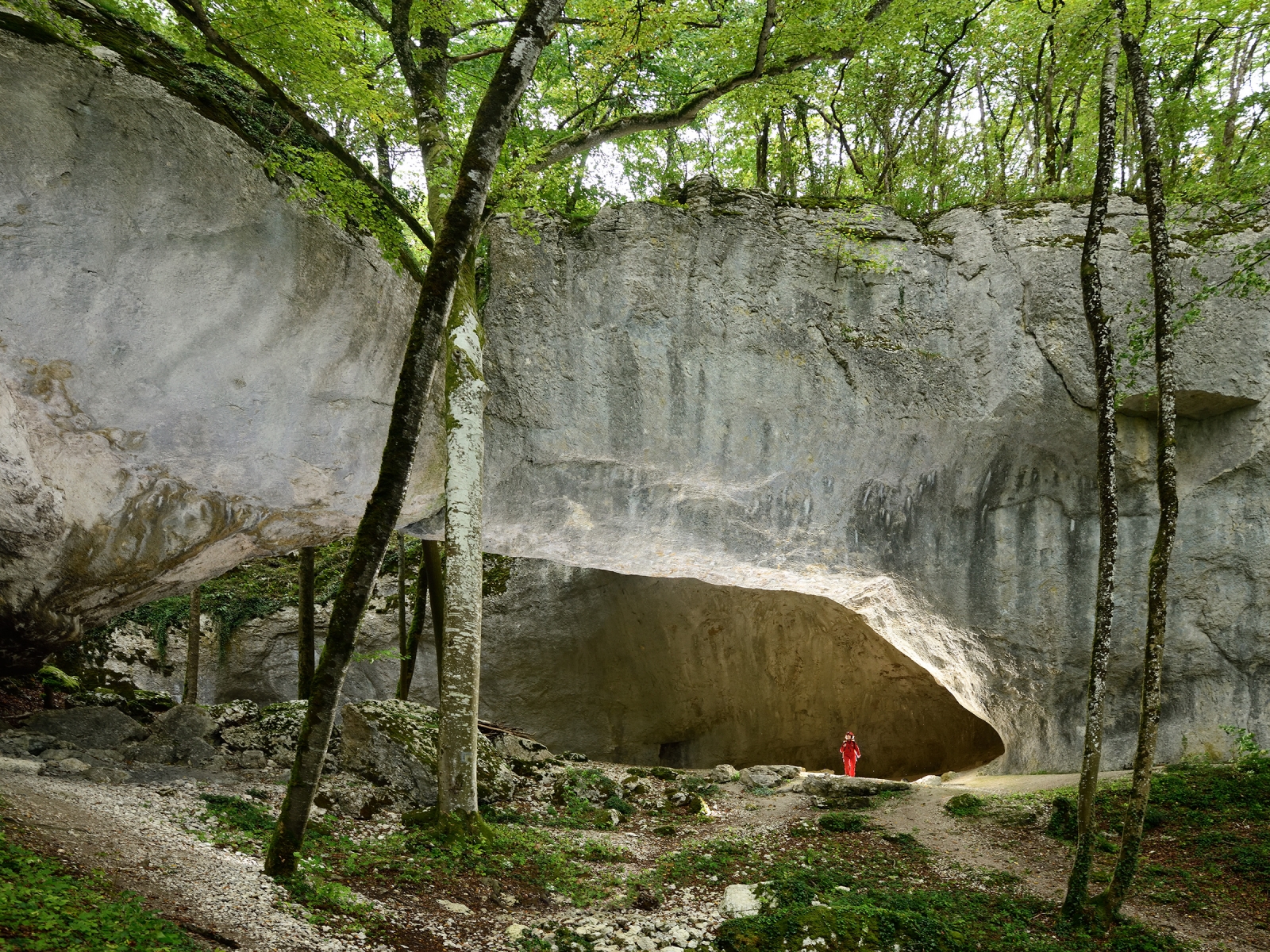 Grotte des Bisontins (Doubs) avec ses arches
