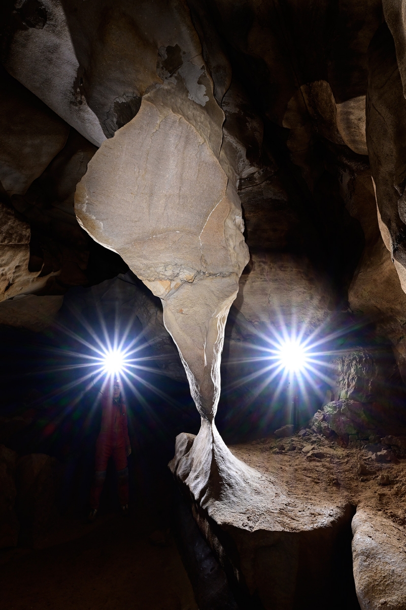 Rapps Cave (Virginie occidentale, USA) - Double conduit séparé par un rocher érodé  