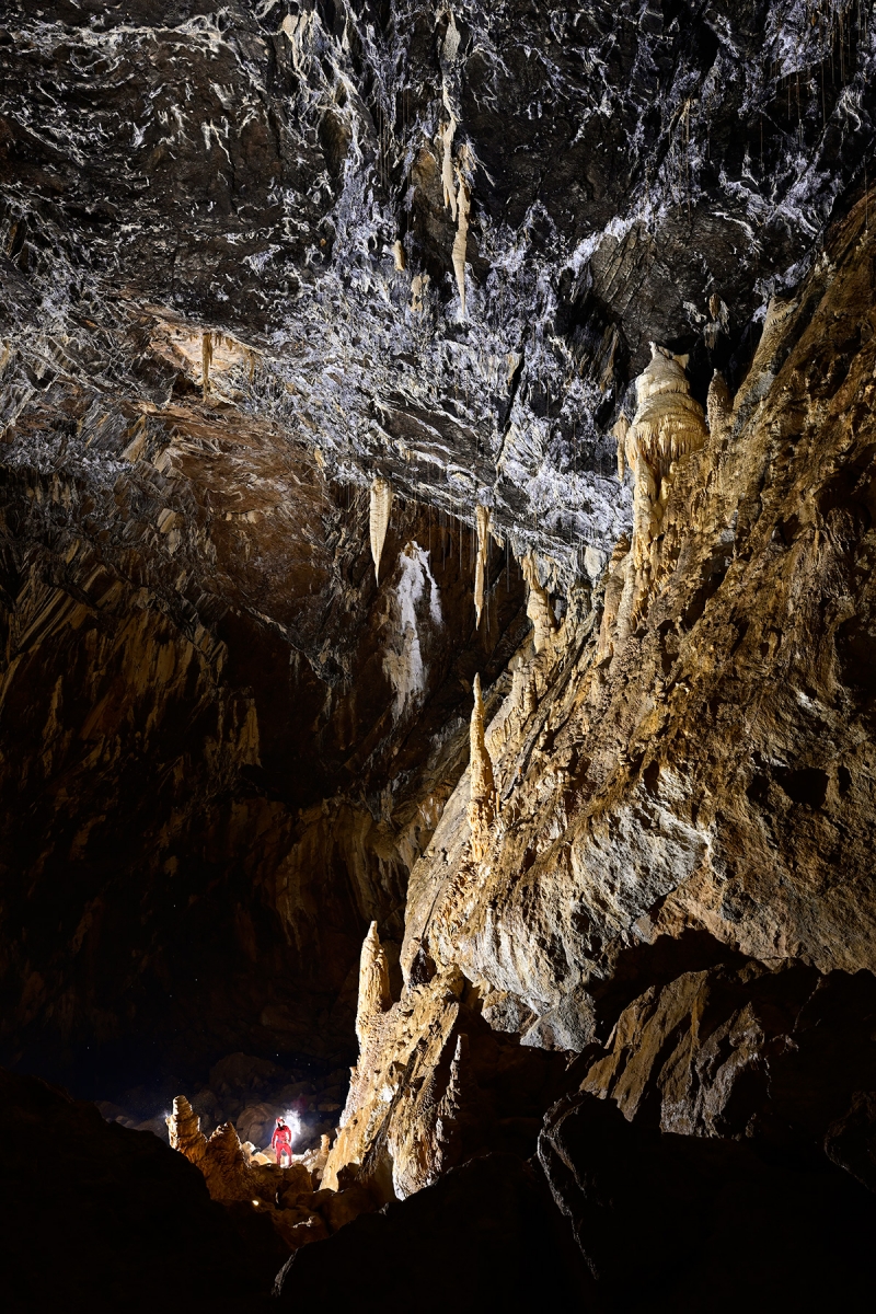 Grotte de Vallorbe (Suisse) - Concrétion sur les parois de la salle de la Cathédrale