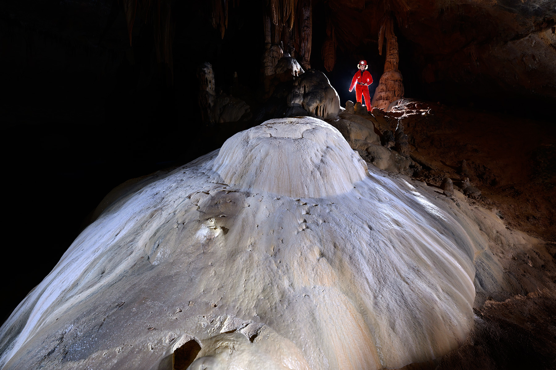 Grotte de Saint-Marcel d'Ardèche (réseau I) - Dôme de calcite blanche