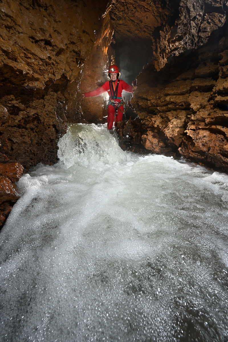 Grotte de Milandre (Suisse) - Cascade avec la rivière en crue