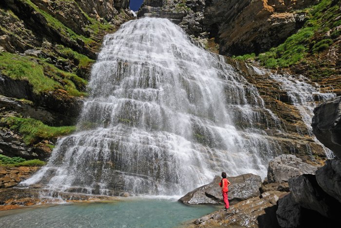 L'écume des rapides et des rivières en crue, les cascades des torrents de montagne et les eaux profondes des gouffres sont des sujets photographiques de choix.