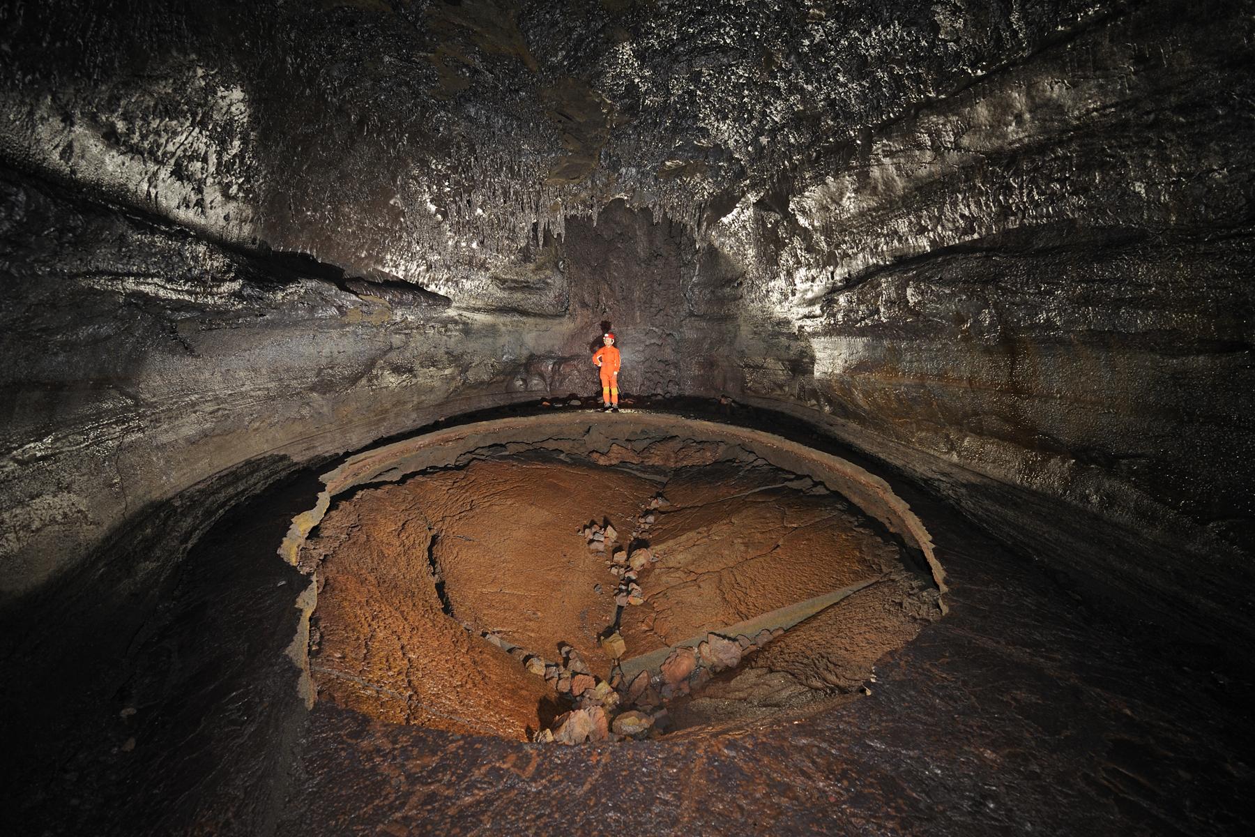 Hawaï (USA) - Tube de lave - Kazamura cave - Bulle effondrée dans plancher