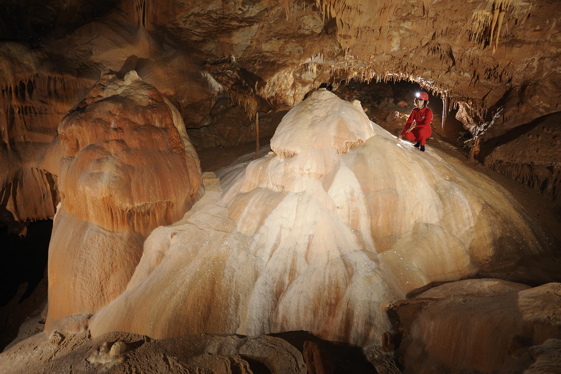 Grotte des Ecossaises (34) - Grand dôme de calcite