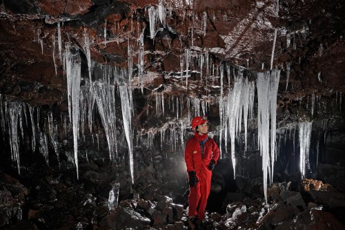 Grotte de Buri - Spéléo au milieu de stalactites de glace(SP 11-0117)
