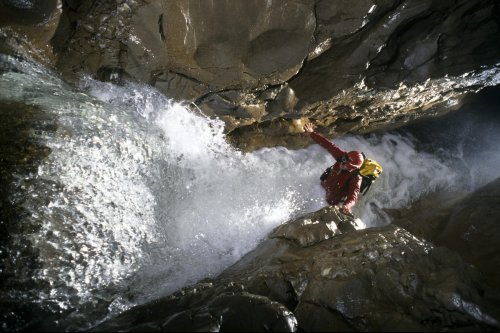 L'abîme de Bramabiau, dans le Gard est un canyon souterrain creusé par la rivière du Bonheur. Sa partie inférieure est aménagée pour le tourisme