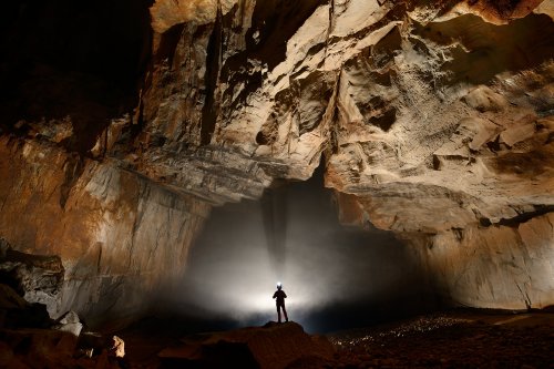 Grotte de Nam Non (province de Khamouanne - Laos). Nappe de brouillard dans galerie.(SP-13-0341)