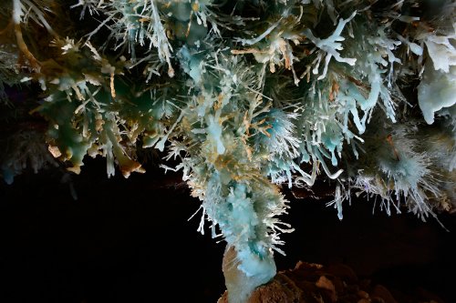 Aven des Crozes - Gros bouquet d'aragonite bleue(SP-15-0574)