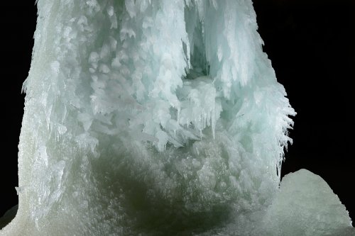 Dashstein Eishöhle (Autriche) - Détail des concrétions de glace de la grande colonne(SP-15-0784)