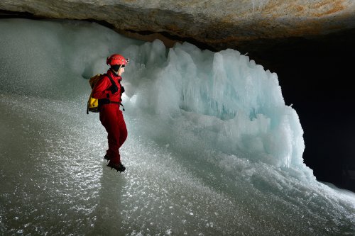 Dashstein Eishöhle (Autriche) - Progression sur une coulée de glace(SP-15-0770)