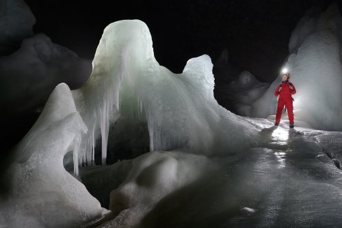 Schwarzmooskogel Eishöhle (Autriche) - Grosses stalagmites de glace avec stalactites(SP-15-0720)