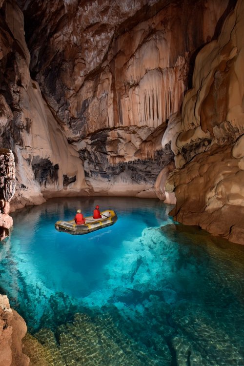 Altinbesik (Ürünlü - Turquie) : Navigation sur le lac d'entrée (photo réalisée avec Michel Renda) (SP-15-1041)
