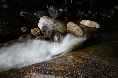 Massif du Caroux (Parc Naturel Régional du Haut Languedoc, Hérault) - Cascatelle dans le ruisseau du Caroux avec eau en filé(RR-16-0011)