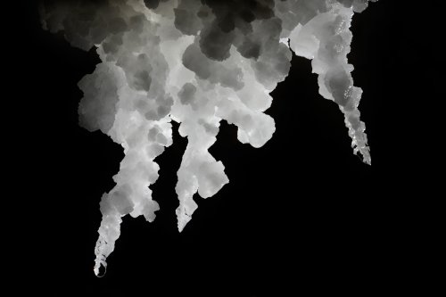 Cueva de sal (Espagne) : stalactites de sel translucides avec cristaux (halite)(SP-17-0161)