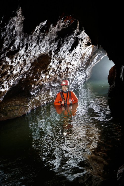 Gouffre du Saut de la Pucelle (Lot) - Spéléo progression dans la rivière souterraine(SP-18-1254)