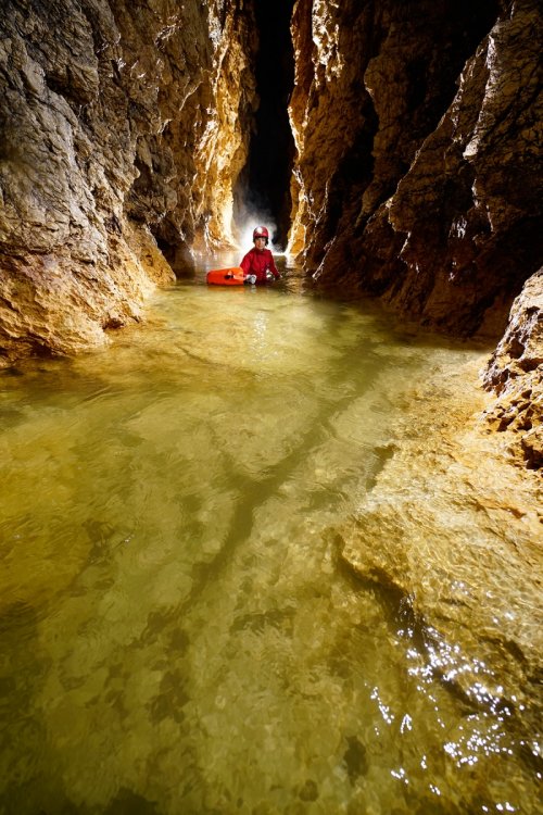 Pestera Sura Mare - Progression dans la rivière(SP-18-2017)