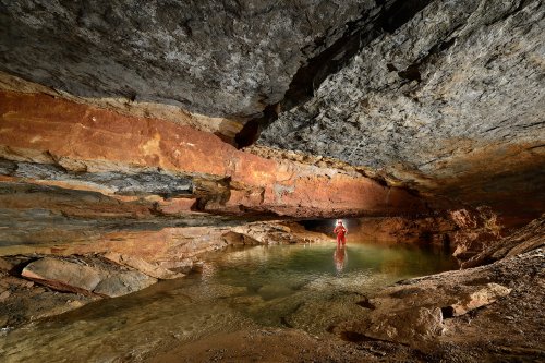 Grotte de la Cabane de Saint-Paul des Fonts (Aveyron) - Galerie avec rivière souterraine(SP-18-2535)