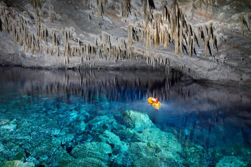 Gruta do Lago Azul (Mato Grosso do Sul, Brésil) - Lac aux eaux bleues transparentes avec bateau(SP-19-1115)