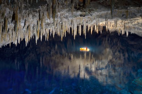 Gruta do Lago Azul (Mato Grosso do Sul, Brésil) - Lac aux eaux bleues avec bateau(SP-19-1125)