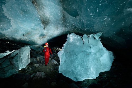 Grotte sous-glacière du glacier d'Arolla (Valais, Suisse) - Bloc de glace tombé du plafond(SP-19-1444)