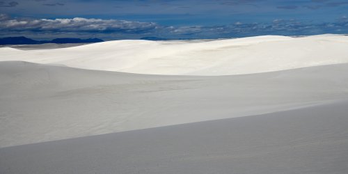 White Sands National Park (Nouveau Mexique, USA) - Plans successifs de dunes de sable blanc (premiers plans à l'ombre)(VO-20-0445)