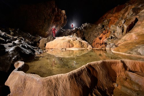 Gouffre de Cabrespine (Aude) - Gour géant dans la salle du schiste(SP-20-0587)