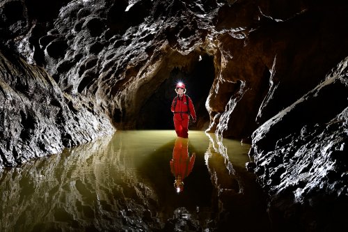Grotte de la Maoure (Haute Garonne) - Rivière dans la galerie d'entrée(SP-20-1022)