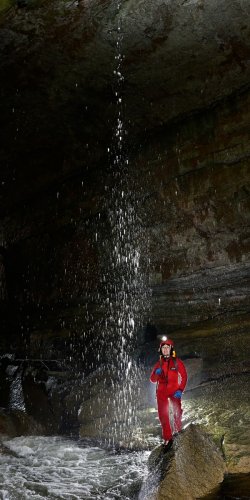 Abîme de Bramabiau (Gard) - "Douche" dans le Grand tunnel  (SP-20-1405)