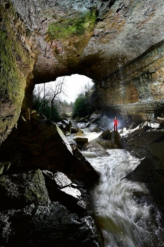 Abîme de Bramabiau (Gard) - Grand tunnel avec "douches" au plafond  (SP-20-1388)
