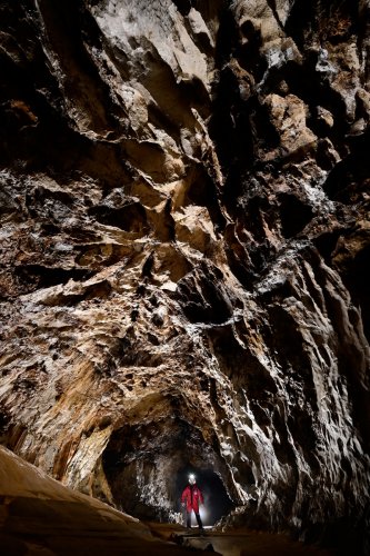 Grotte de Lombrives (Ariège) - Grande galerie  dans le réseau supérieur après le lac Akka(SP-21-0411)