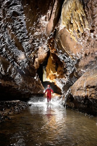 Grotte de Sainte-Anne (Belgique) - Spéléo courant dans la rivière (SP-21-1771)