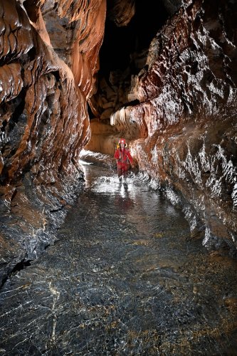 Gouffre de Cabrespine (Aude) - Progression dans la rivière (SP-22-1659)