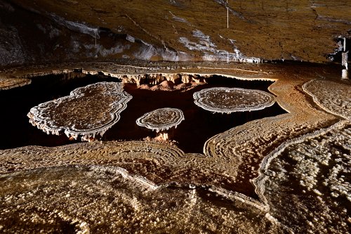 Gouffre Géant de Cabrespine (Aude) - Réseau Capdeville : plateaux de calcite dans un gour(SP-22-2041)