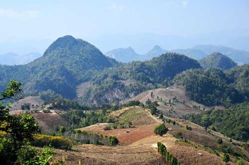 Paysage karstique du nord de la Thaïlande (Province de Mae Hong Son, Thaïlande)(VO-24-0219)