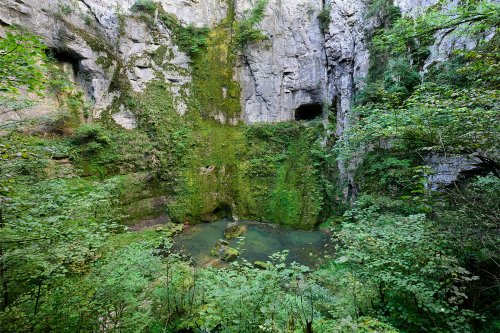 Le Creux Billard (Nans-sous-Sainte-Anne, Doubs) - Gouffre d'effondrement circulaire d’environ 60 mètres de diamètre et 90 mètres de profondeur.(HY-24-0033)