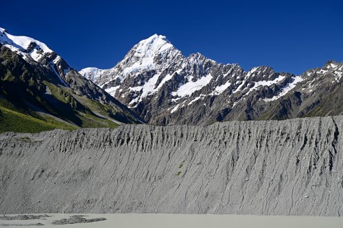 Mont Cook (Nouvelle-Zélande, Ile du sud) -  Moraine bordant Mueller Lake avec le Mont Cook  en fond depuis Kea Point Lookout(VO-24-1536)