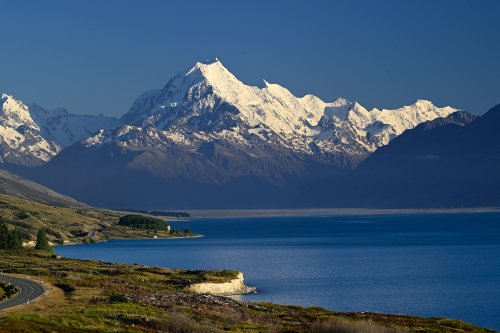 Mont Cook (Nouvelle-Zélande, Ile du sud) -  Mont Cook avec le lac Pukaki en premier plan (lumière du matin)(VO-24-1567)