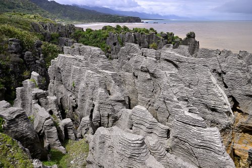 Punakaiki (Nouvelle-Zélande, Ile du sud) -   Pancake Rocks : vue générale(VO-24-1418)